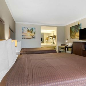 Top Floor Queen Room